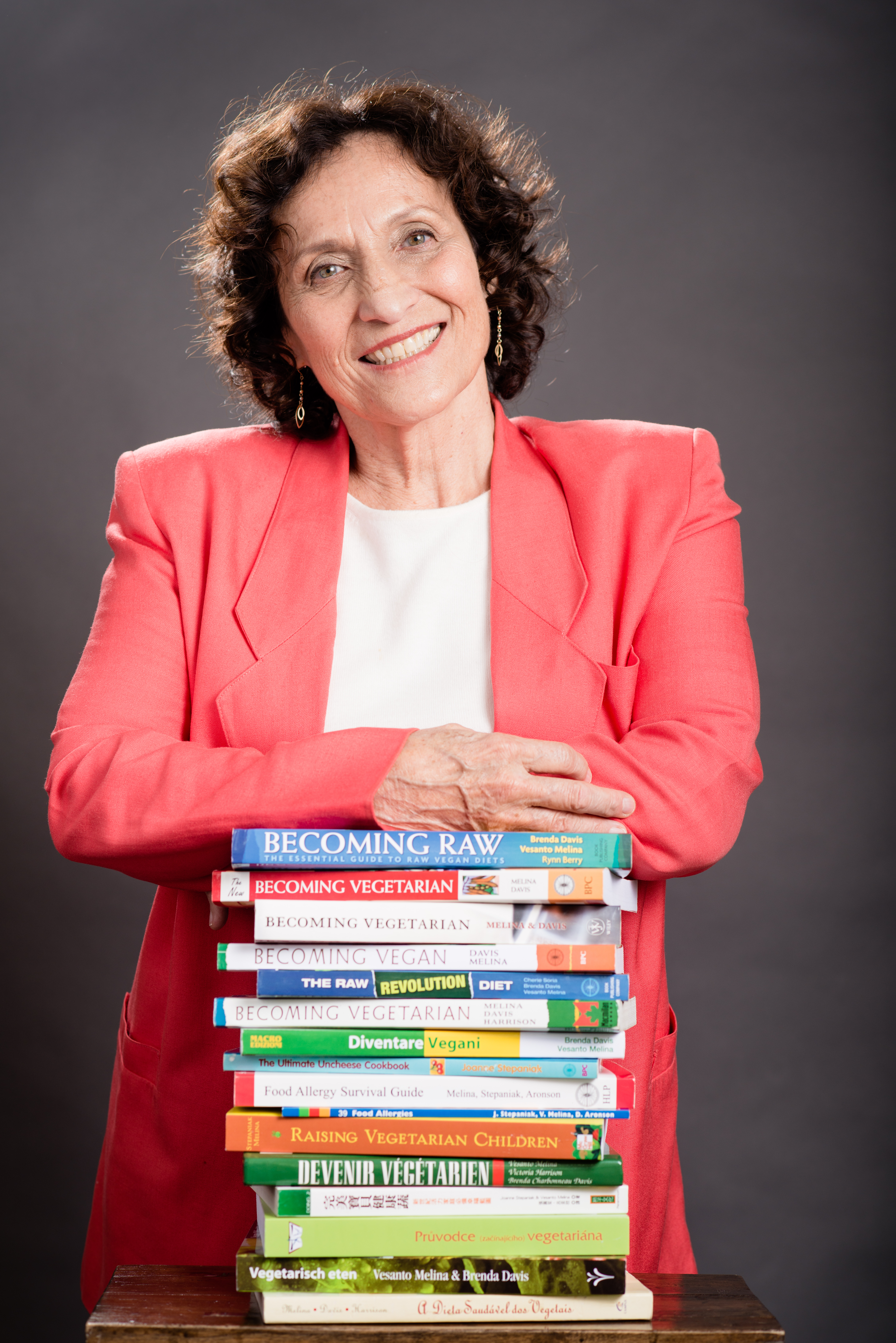 0 V + book stack closer 0 V + book stack closer